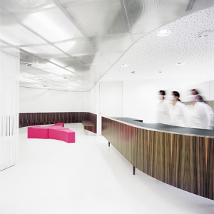 Xarchitecten：GKK牙科回廊设计